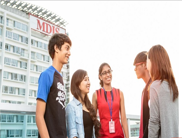 Sinh viên MDIS Singapore